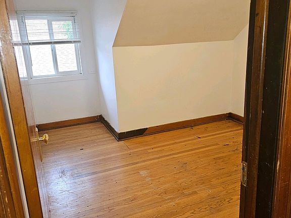 5th image of 1847 Cuyler Ave APT 2