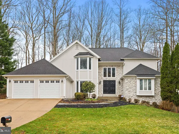 8910 Cross Chase Cir, Lorton, VA 22079