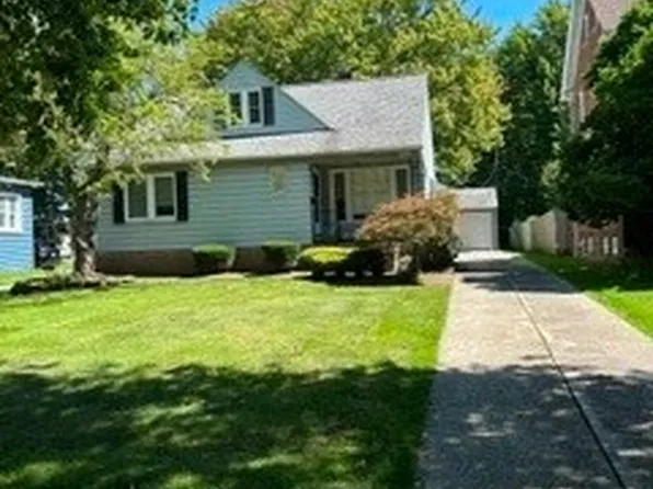 891 Roland Rd, Lyndhurst, OH 44124