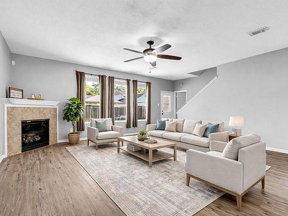 5th image of 5026 Forest Hurst Dr