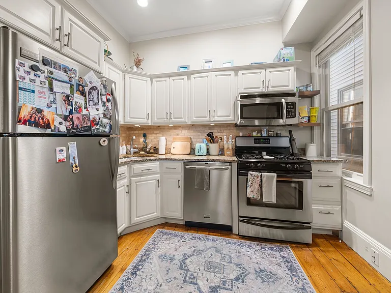 245 W 5th St #3 — Photo 7