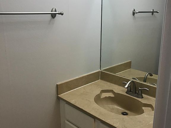 5th image of 213 Clearview Pkwy #213