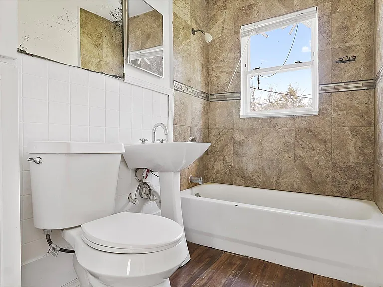 410 Clinton Park St — Photo 5