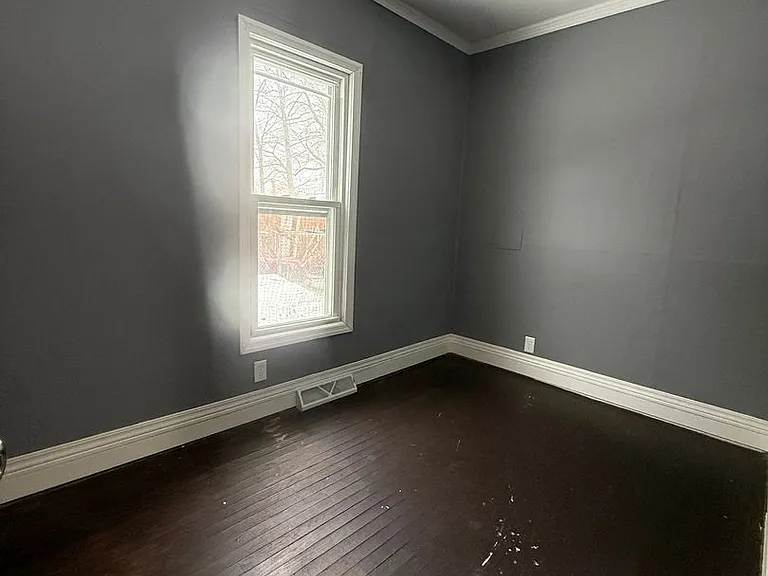 42 Woodward Ave — Photo 3