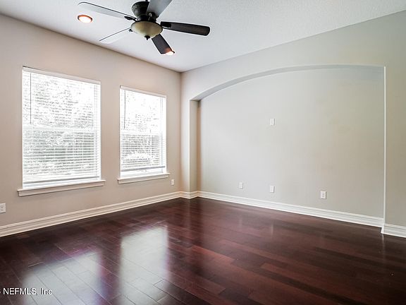 4th image of 1684 FENTON Avenue