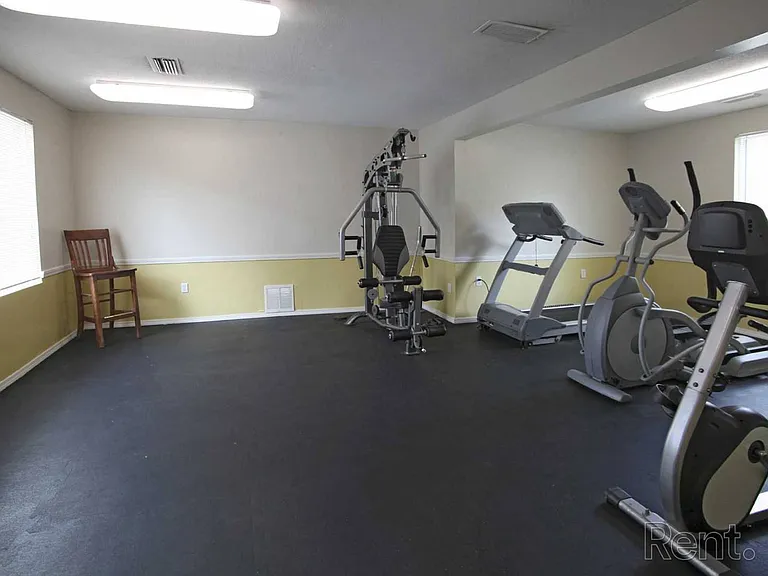The Oakley at Hillcrest — Photo 21