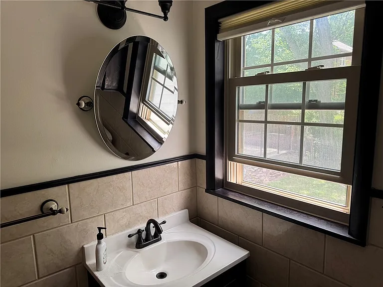 633 Crystal Dr — Photo 30