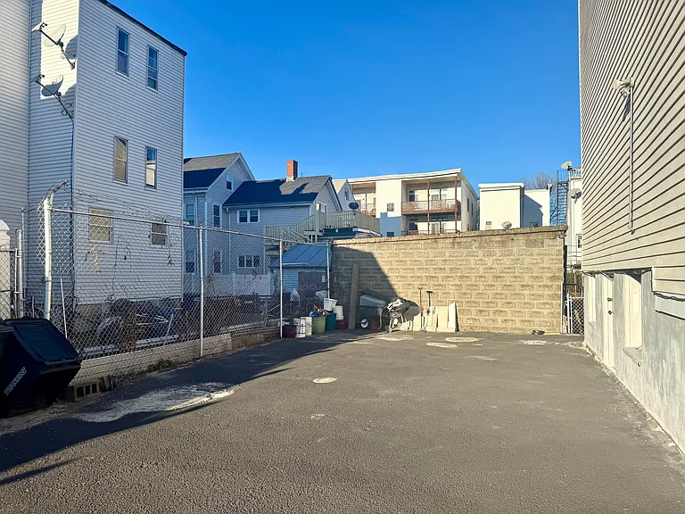 56 Pinckney St #1 — Photo 15