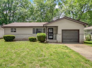 1943 S Broadway Ave, Springfield, MO 65807
