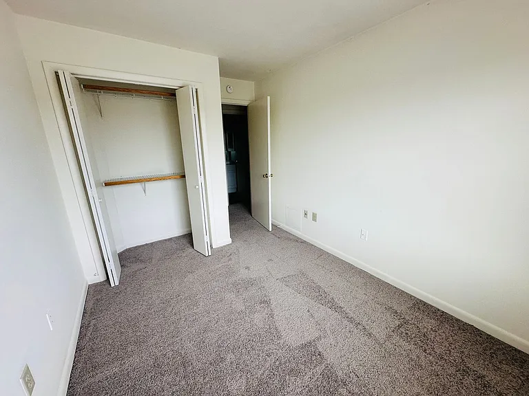 1205L University Ter — Photo 12