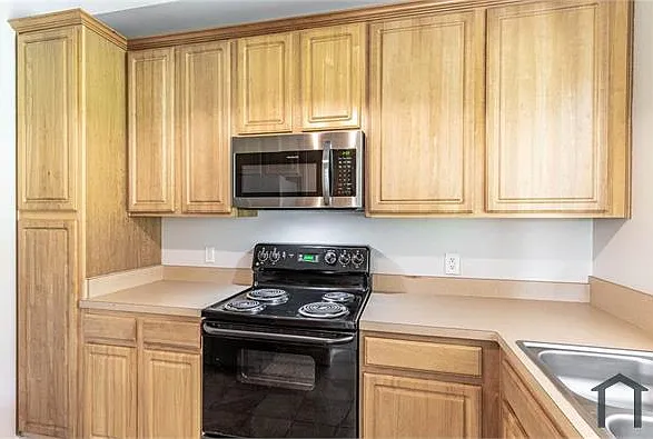3 bed, 1350 sqft, $1,499 — Photo 3