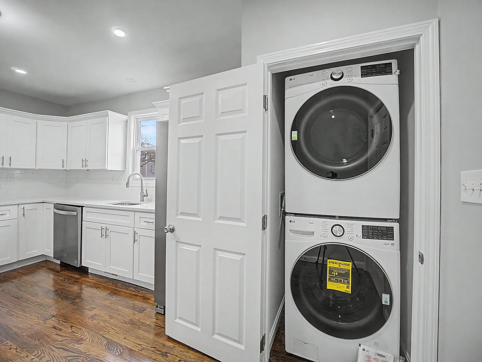 3 bed, 1000 sqft, $2,800 — Photo 4