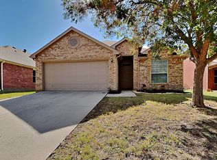 8624 Tumbleweed Dr, Aubrey, TX 76227