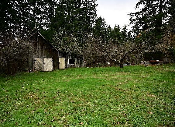 3rd image of 3806 Murphy Dr NW