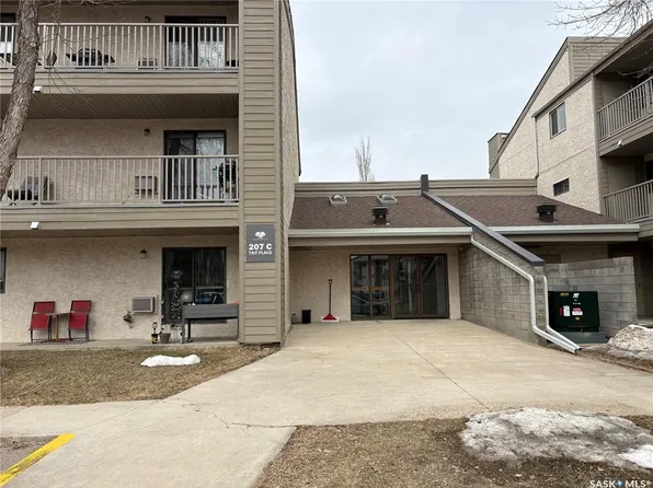 UNIT 209-207 Tait PLACE, Saskatoon, SK S7H 5L8