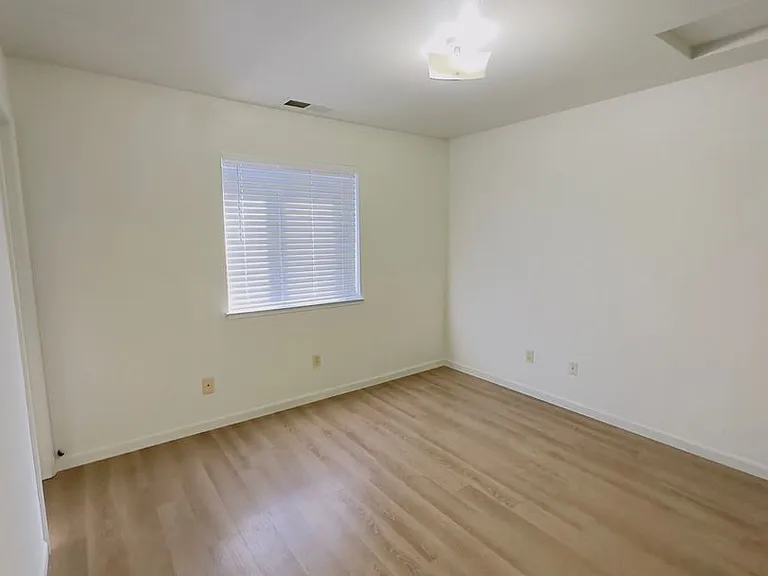 130 Curry Dr — Photo 22