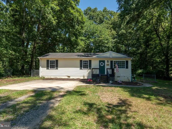 13340 Countyline Church Rd, Woodford, VA 22580