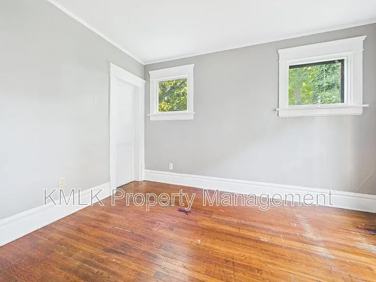 701 Kling St — Photo 13