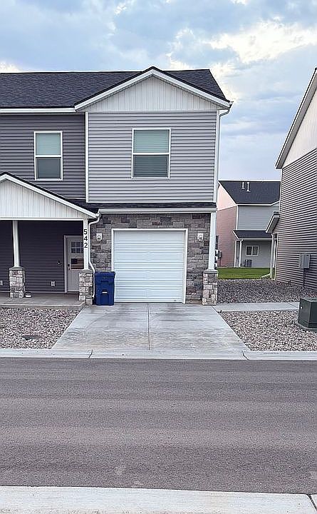 1st image of 542 Harvester Ave
