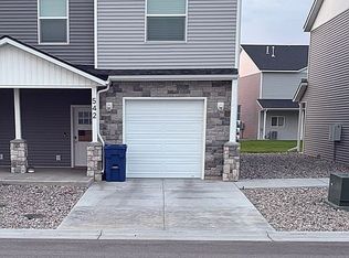 542 Harvester Ave, Sugar City, ID 83448
