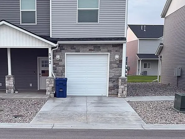 542 Harvester Ave, Sugar City, ID 83448