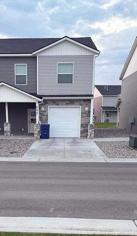542 Harvester Ave - Property Image