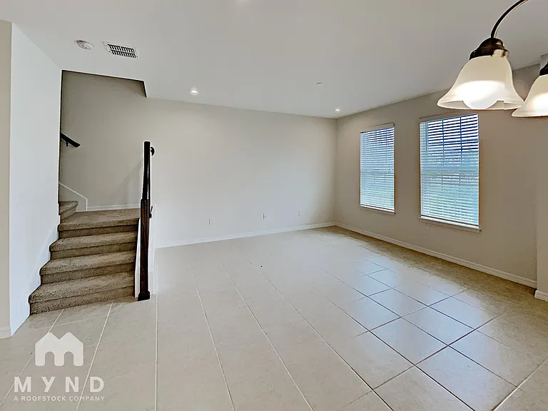 8831 Herencia Aly — Photo 15