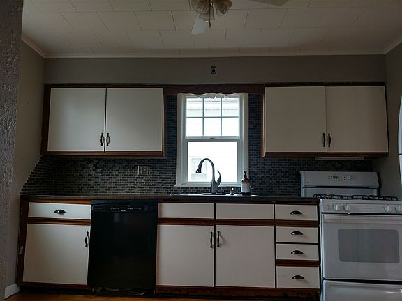 5th image of 1103 W Ludington St