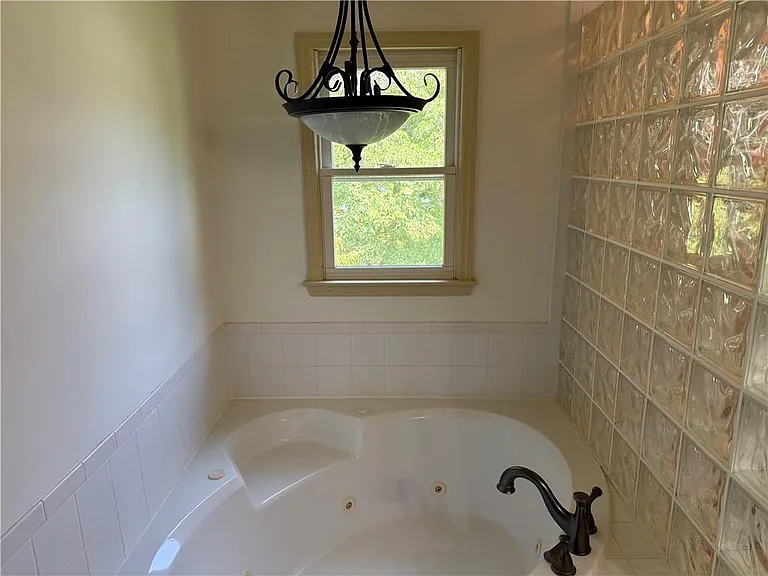 412 Hickory Walk — Photo 13