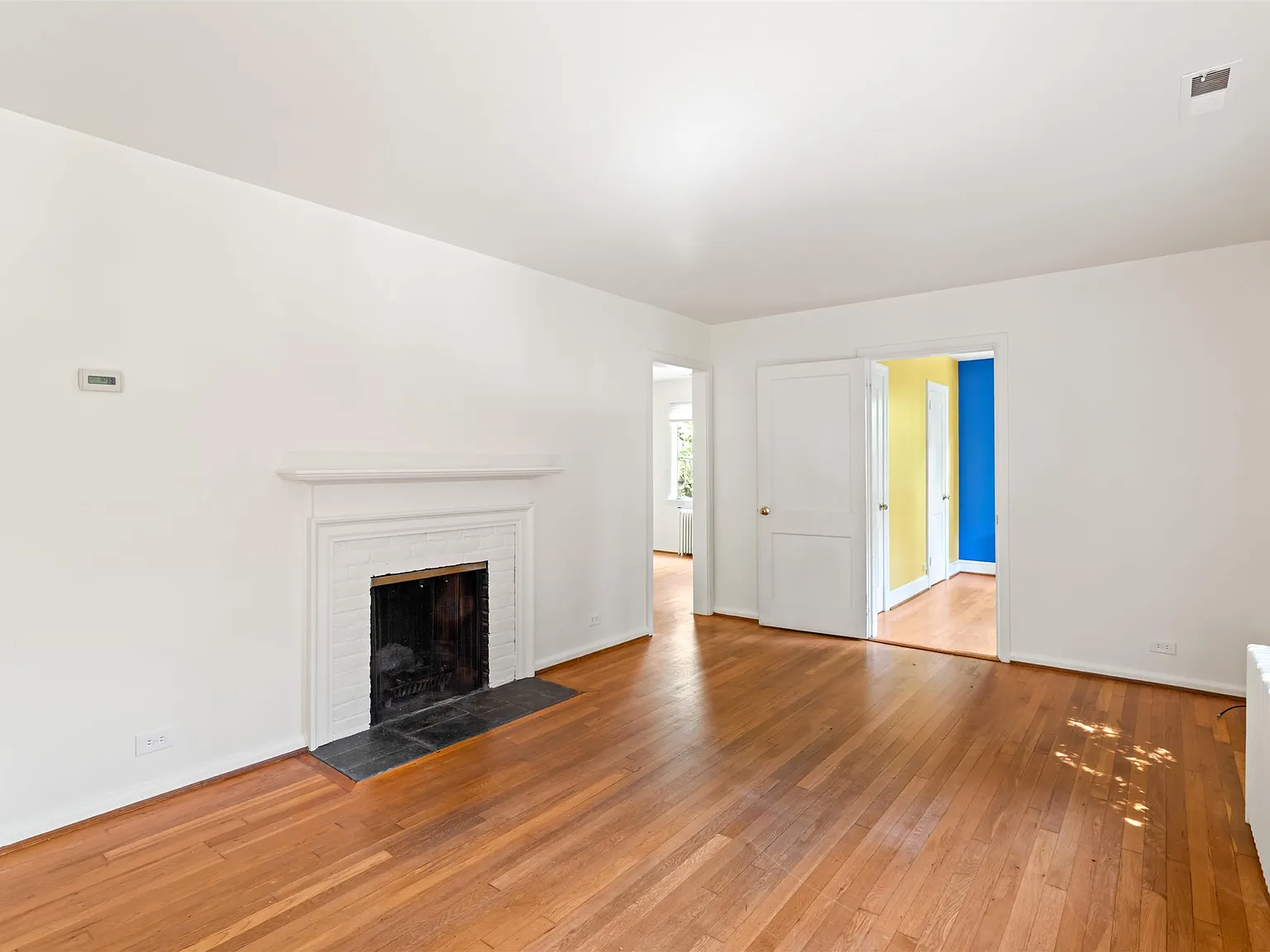 3 bed, 1.5 bath, 1438 sqft, $2,000 — Photo 4