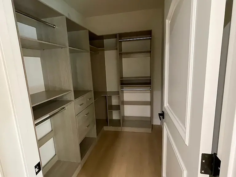 1146 N Hacienda Pl #4 — Photo 2