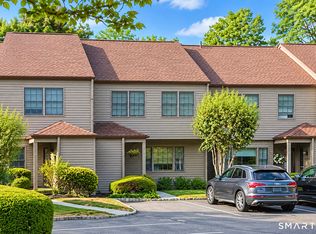 9 Lambert Cmn UNIT 9, Wilton, CT 06897