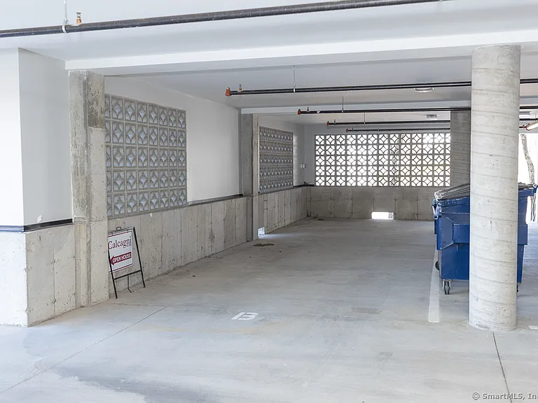 300 Harbour Close #B-34 — Photo 22