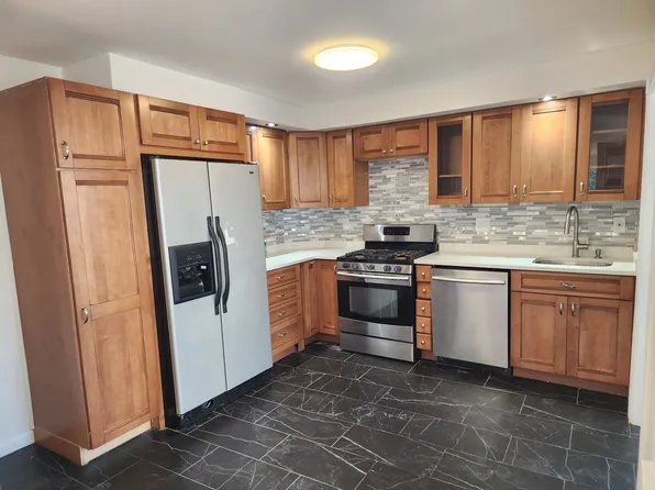 222 Grove St, North Plainfield, NJ 07060