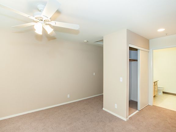 5th image of 321 Acorn Ct