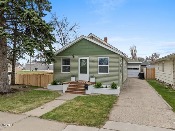 801 3rd Ave W, Williston, ND 58801