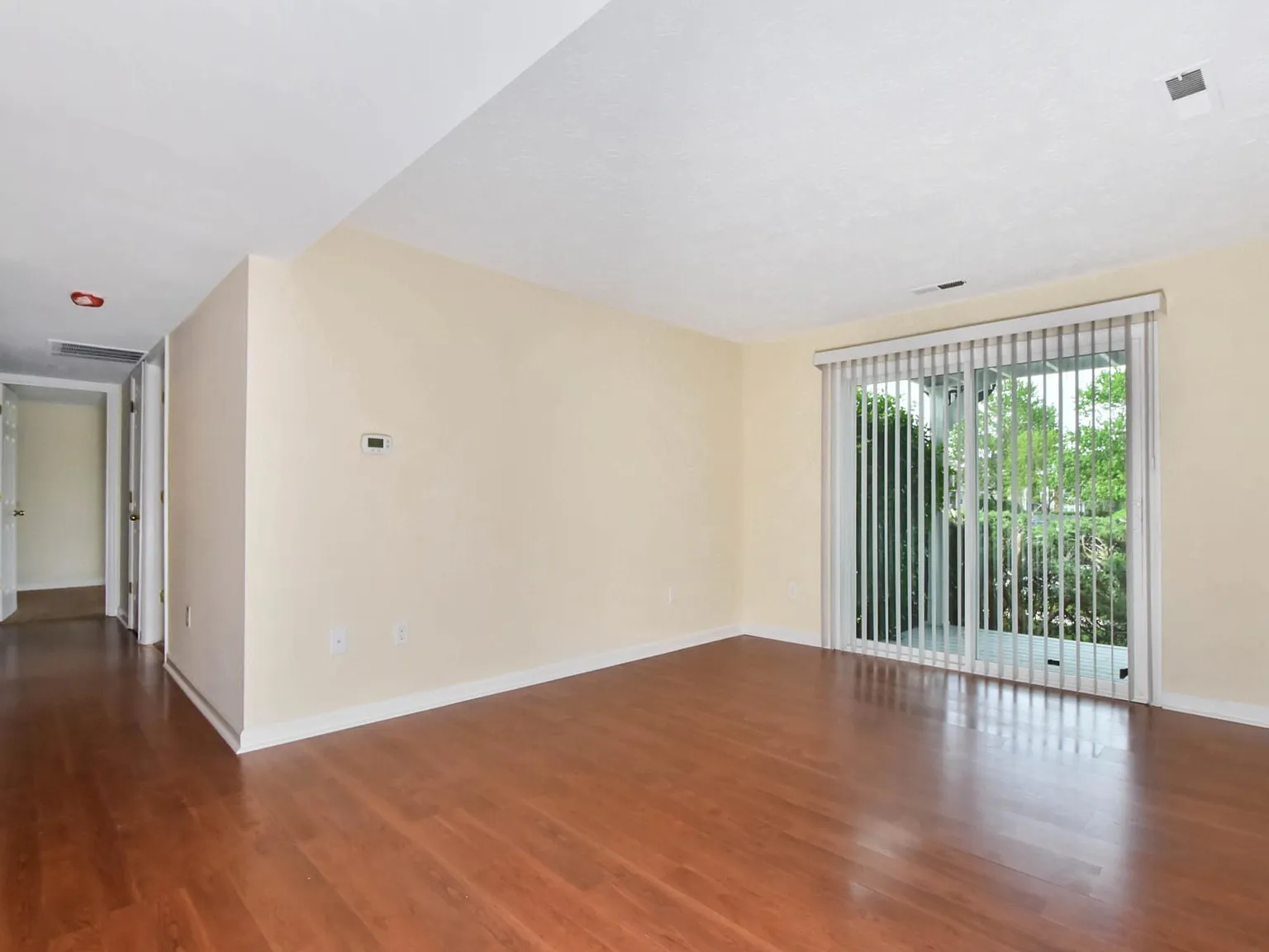 2 bed, 784 sqft, $1,250 — Photo 2