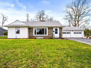 111 Lea Dr, Newark, NY 14513