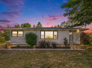 17561 Taft Rd, Spring Lake, MI 49456