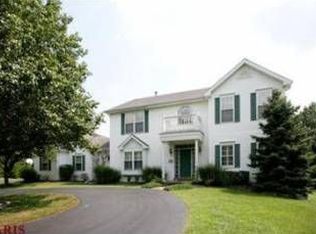 2 Forest Hills Ridge Ct, Chesterfield, MO 63005