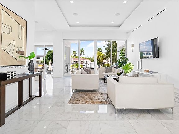 5th image of 1071 San Pedro Ave