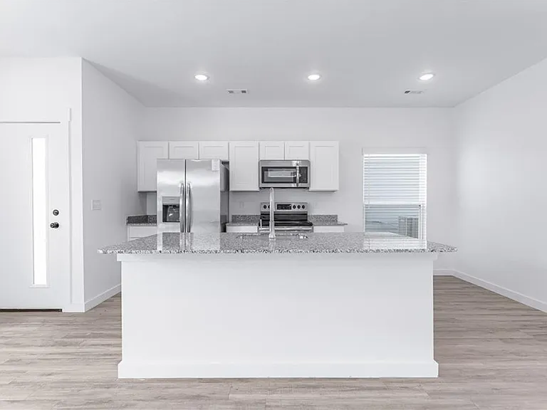 830 Ventnor Ave — Photo 3