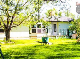 326 4th St, Mountain View, WY 82939