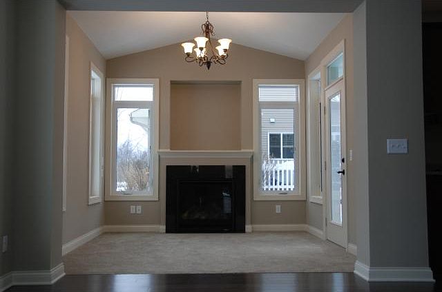 1st image of 413 Aqua Cir