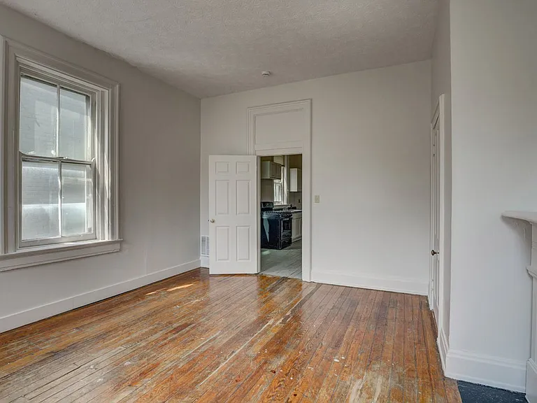 2235 Victor St #1B — Photo 13
