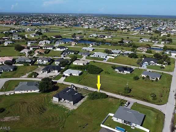 4th image of 227 NW 28th Ct