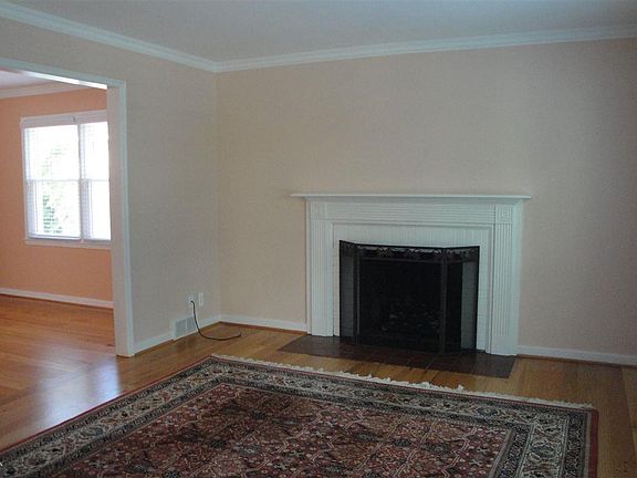 3rd image of 491 Saint Clair St