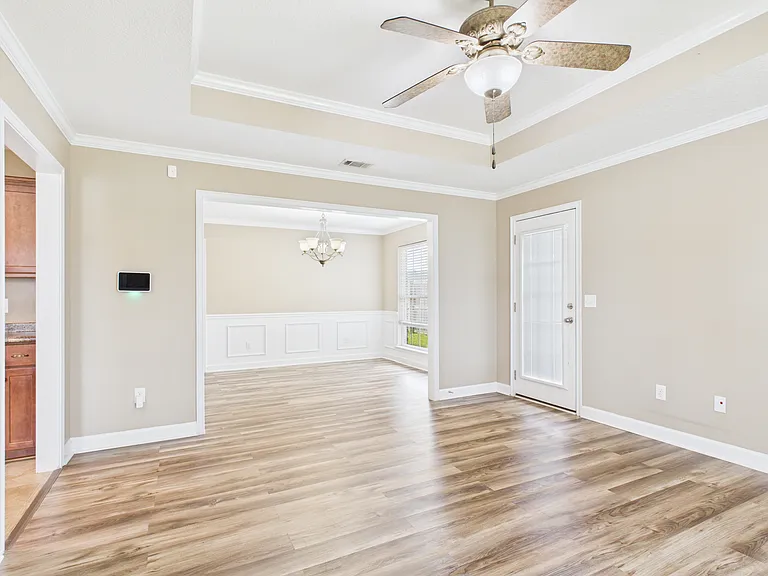 129 Grandview Dr — Photo 6