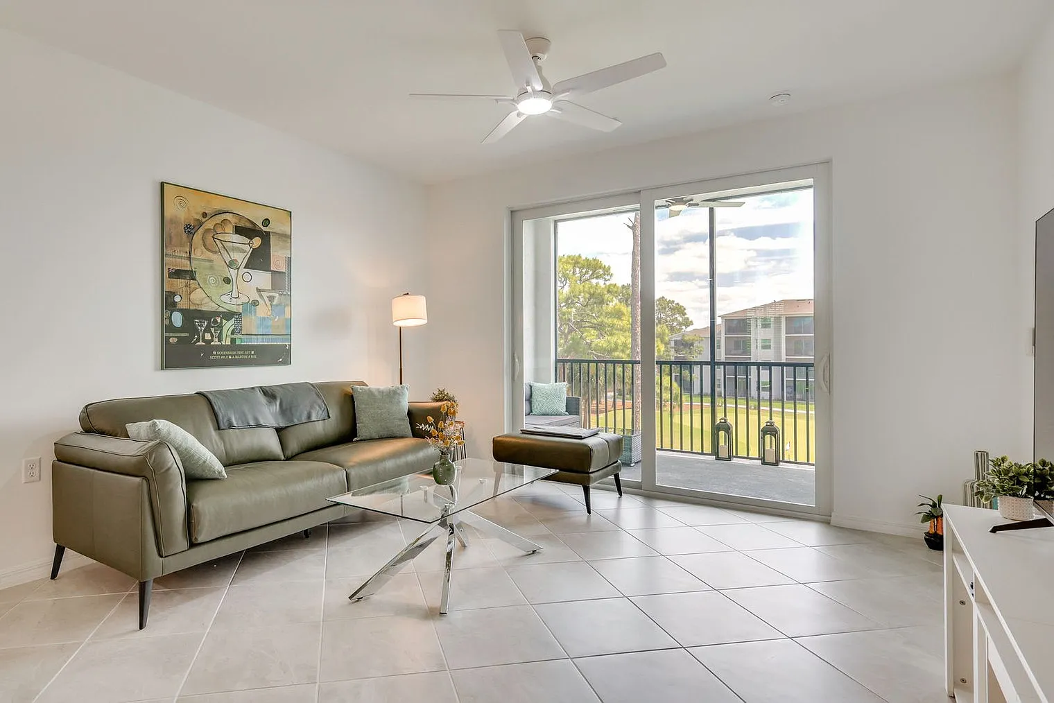 2 bed, 2.0 bath, 1140 sqft, $2,871 — Photo 3