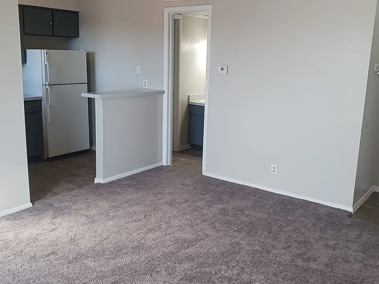 Avalon Meadows Apartments — Photo 11